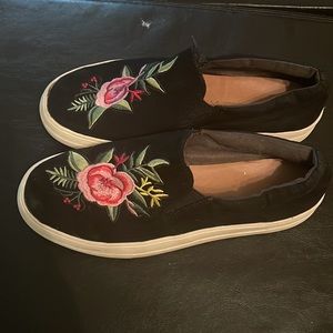Flowered Canvas Shoes